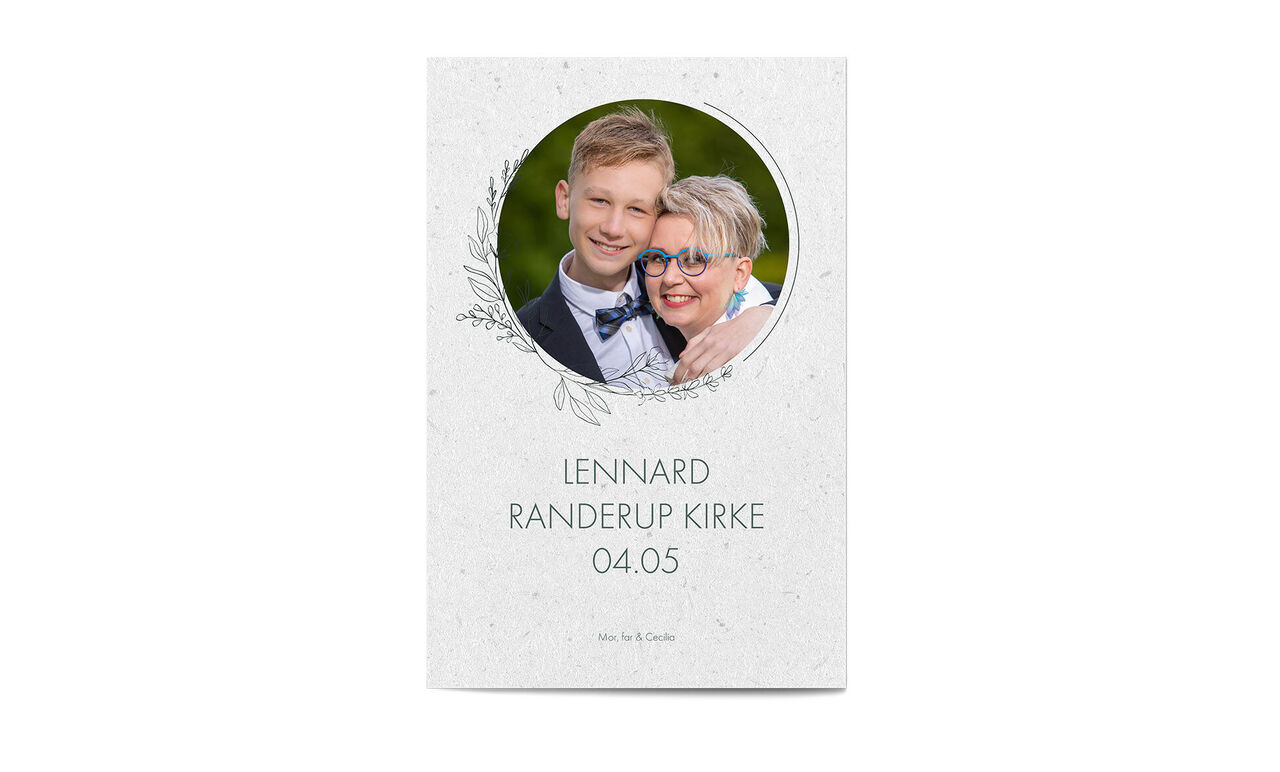 Ett vackert design för en inbjudan till körsbärsfesten med rund fotoaussnitt, floral mönster och festligt skrivande.