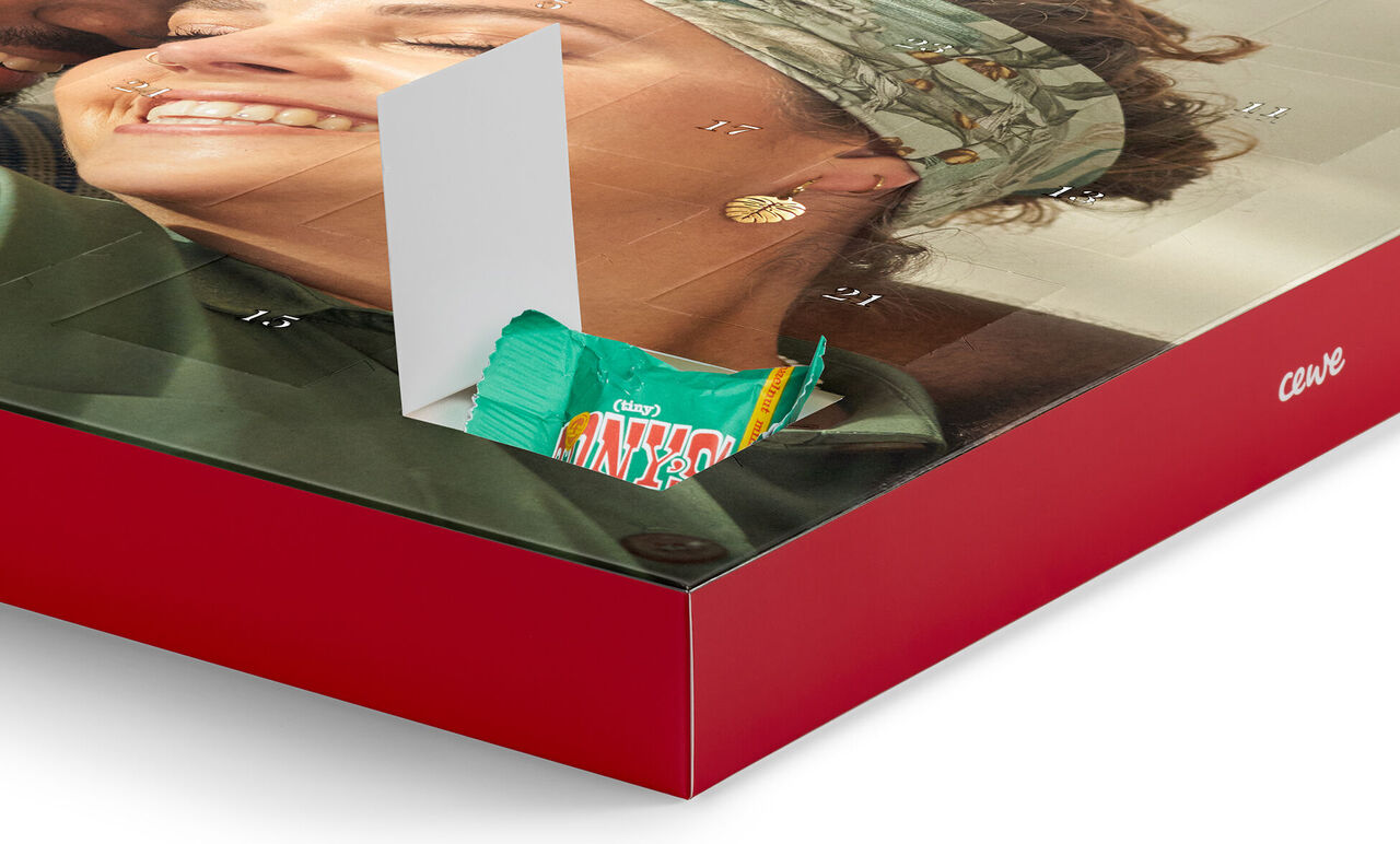 CEWE Adventskalender med färggfattigt innehåll, kärleksfullt designad.